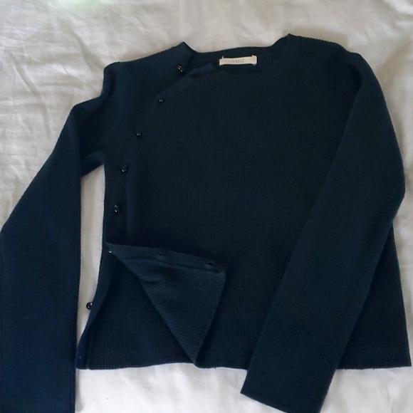 Dark Green sweater - Picture 1 of 3